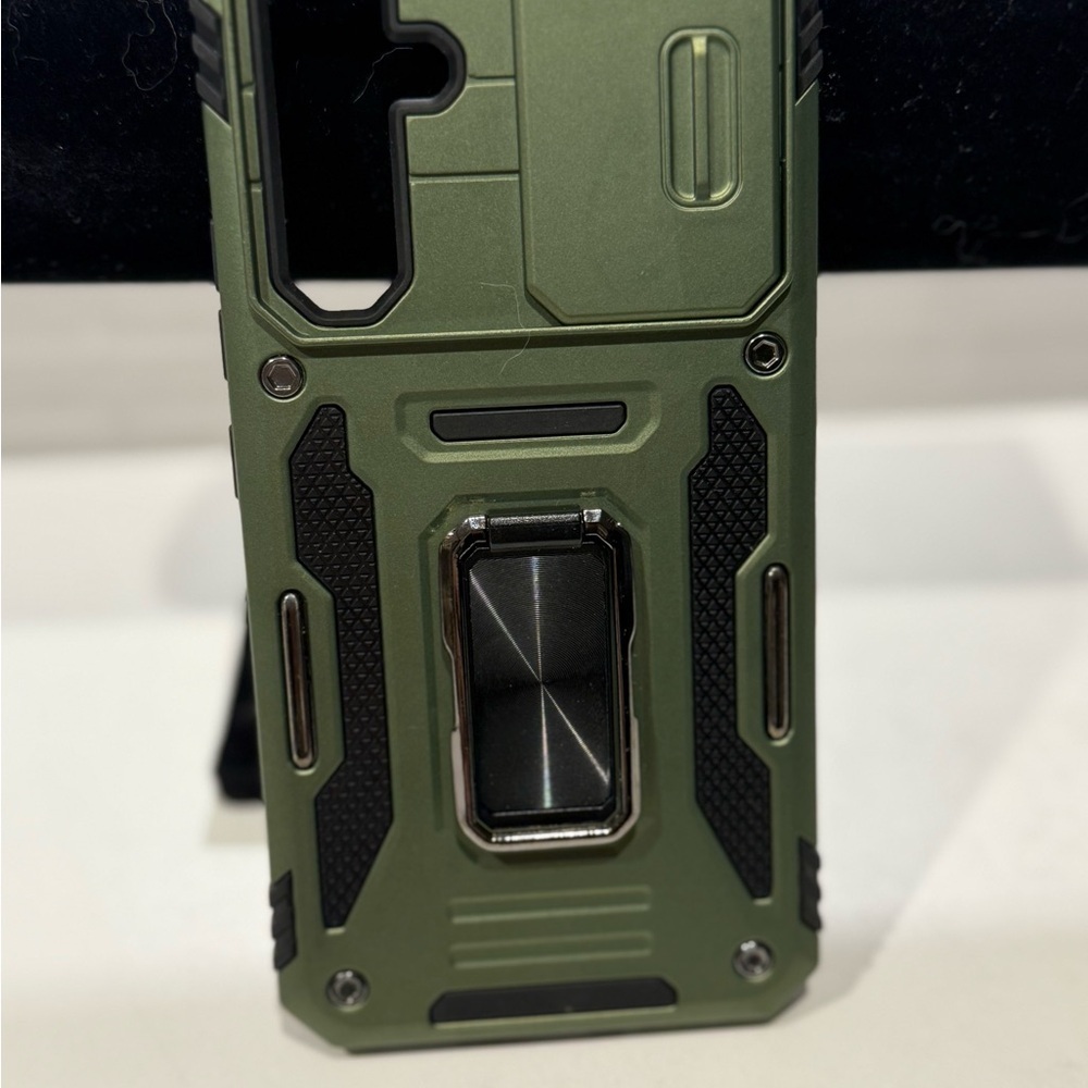 Military-Grade Green Phone Case with Kickstand‎